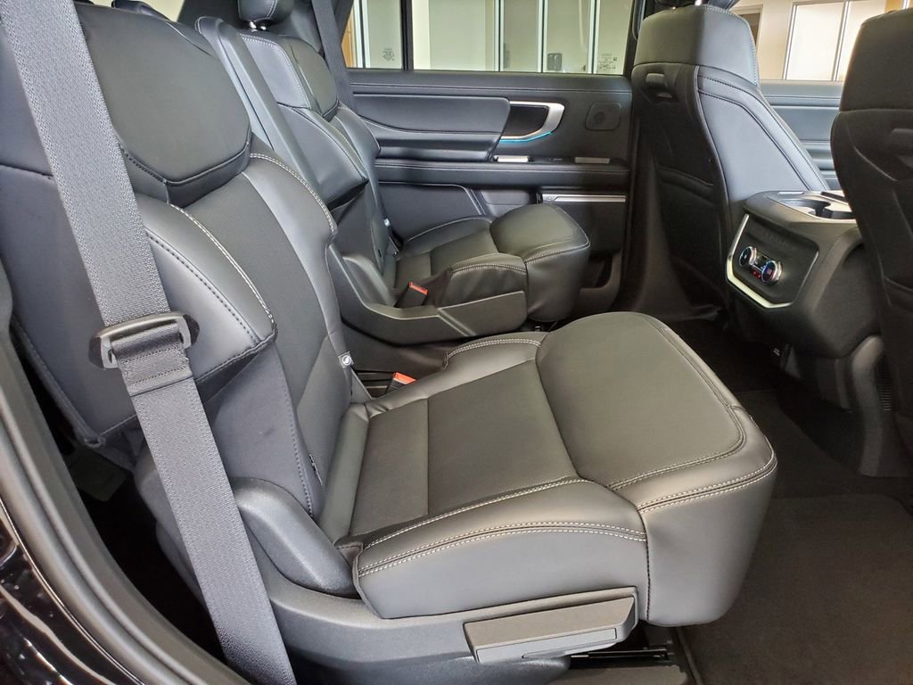 New 2026 Ford Expedition Platinum w/ Stealth Performance Package image 24