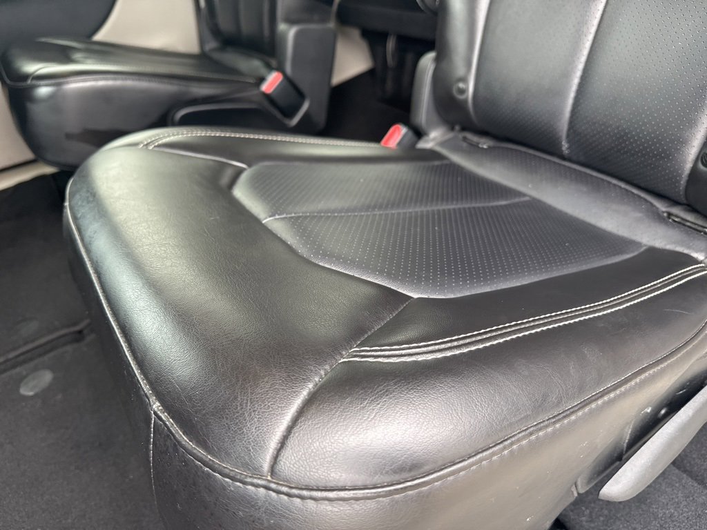 Used 2024 Chrysler Pacifica Touring-L image 17