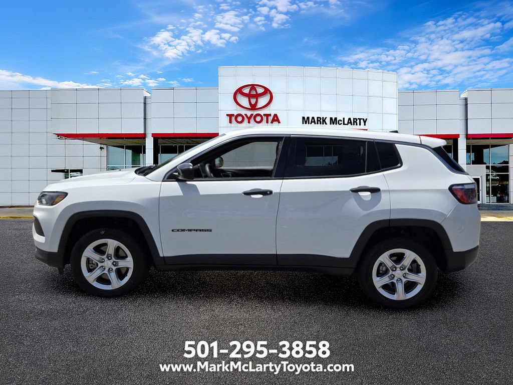 Used 2023 Jeep Compass Sport AWD/4WD image 2