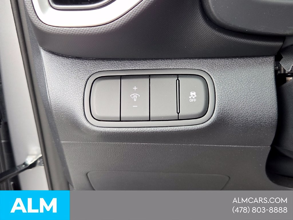 Used 2026 Hyundai Venue SE FWD image 30