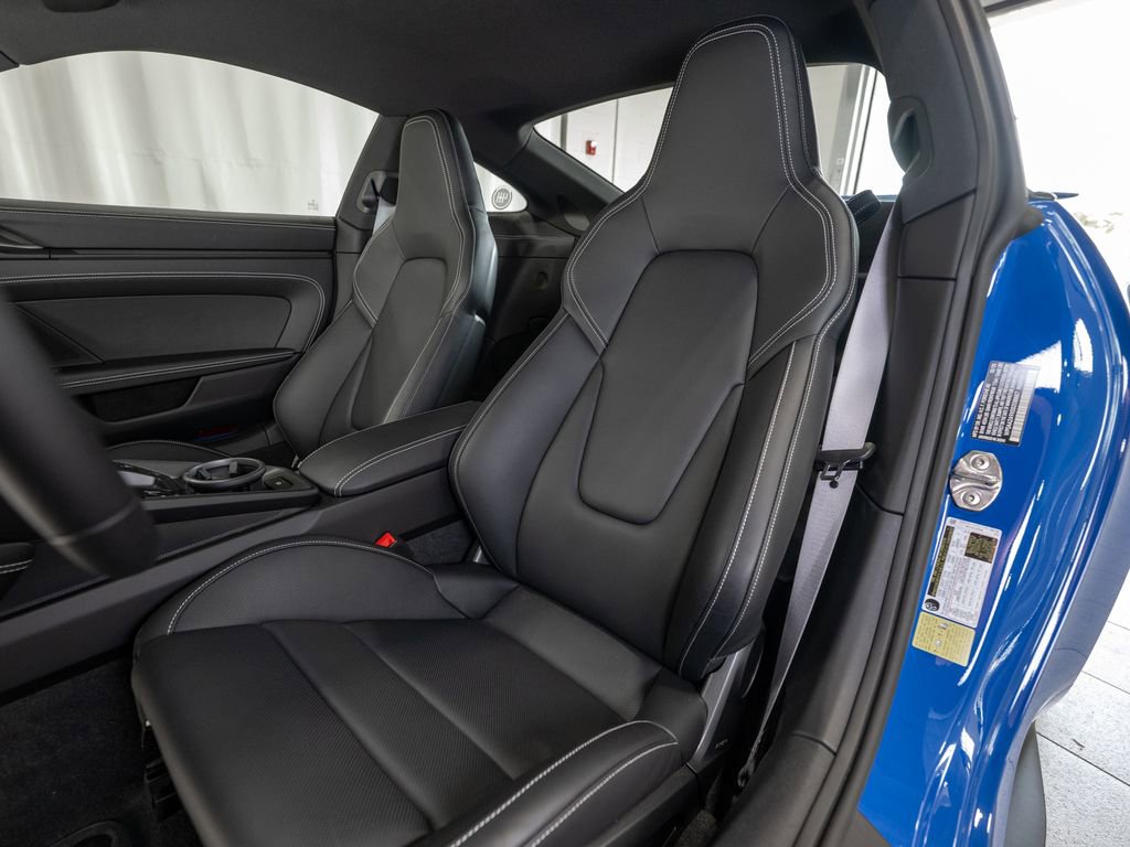 Used 2025 Porsche 911 Carrera RWD image 15