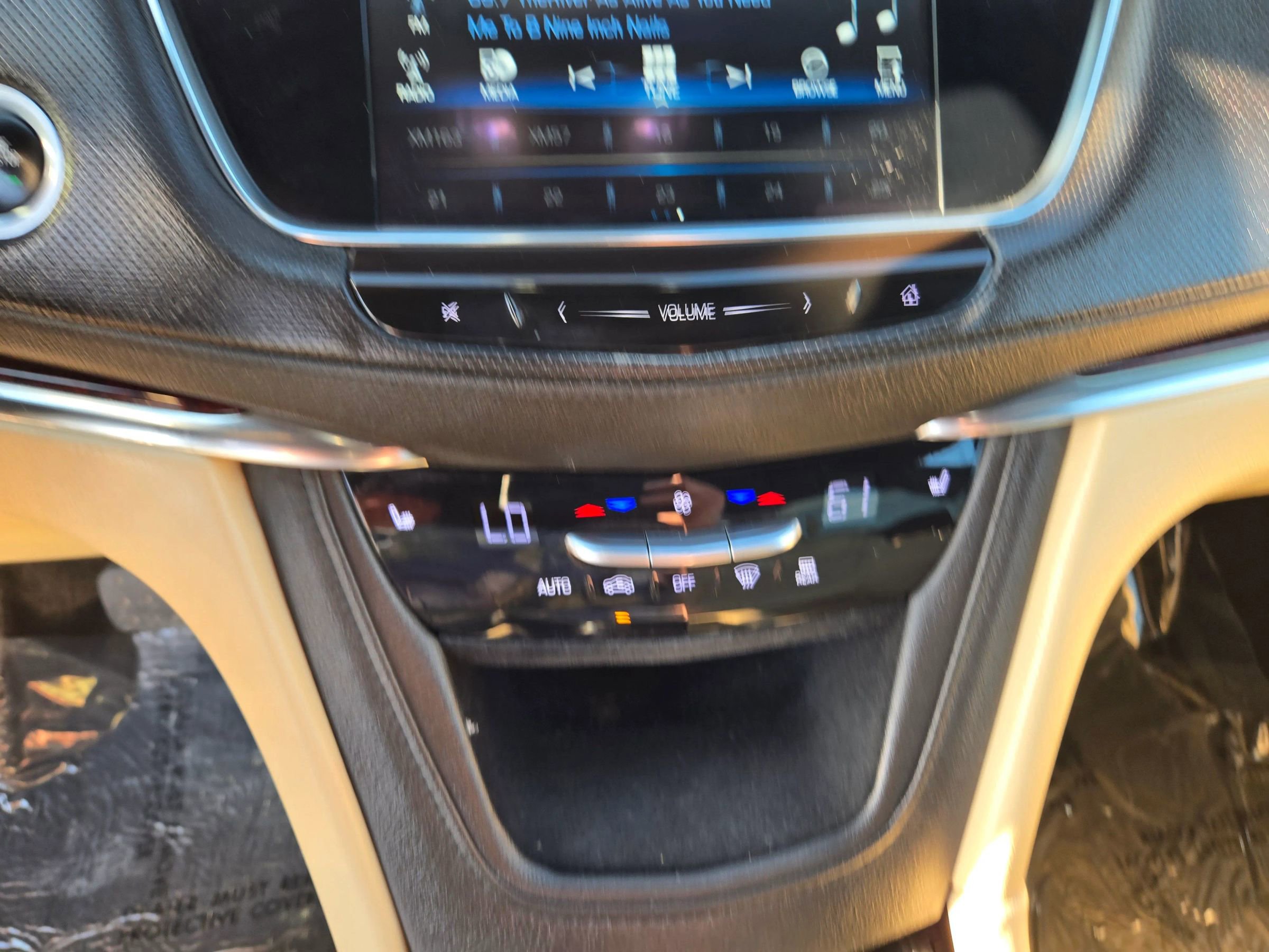 Used 2017 Cadillac XT5 Luxury w/ Driver Awareness Package AWD/4WD image 49