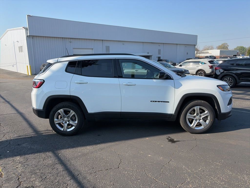 Used 2024 Jeep Compass Latitude image 8