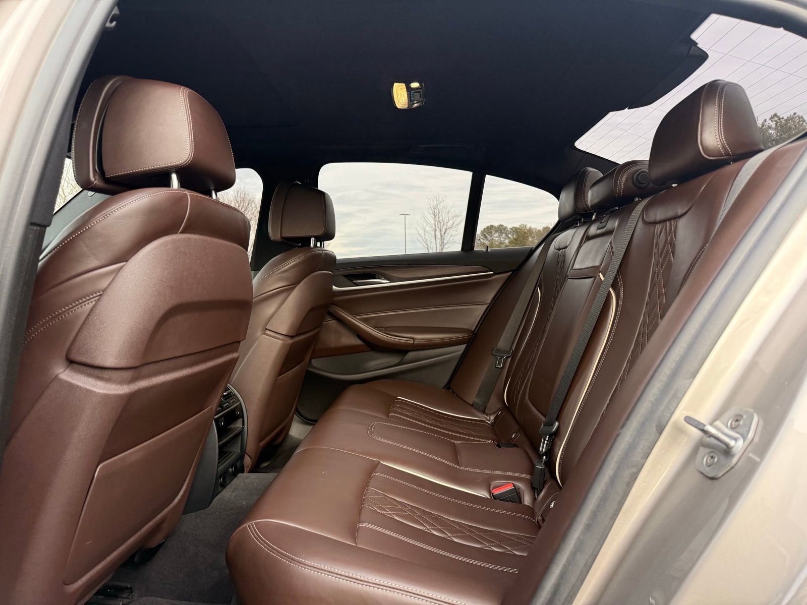 Used 2017 BMW 540i xDrive image 30