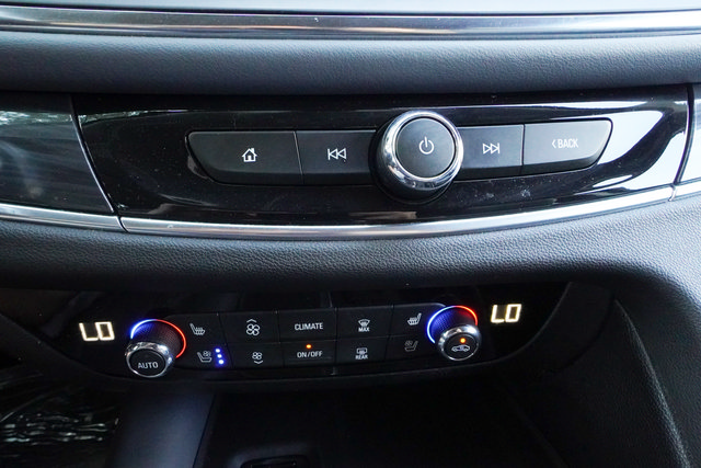 Used 2021 Buick Enclave Premium w/ Sun and Sites Package AWD/4WD image 18