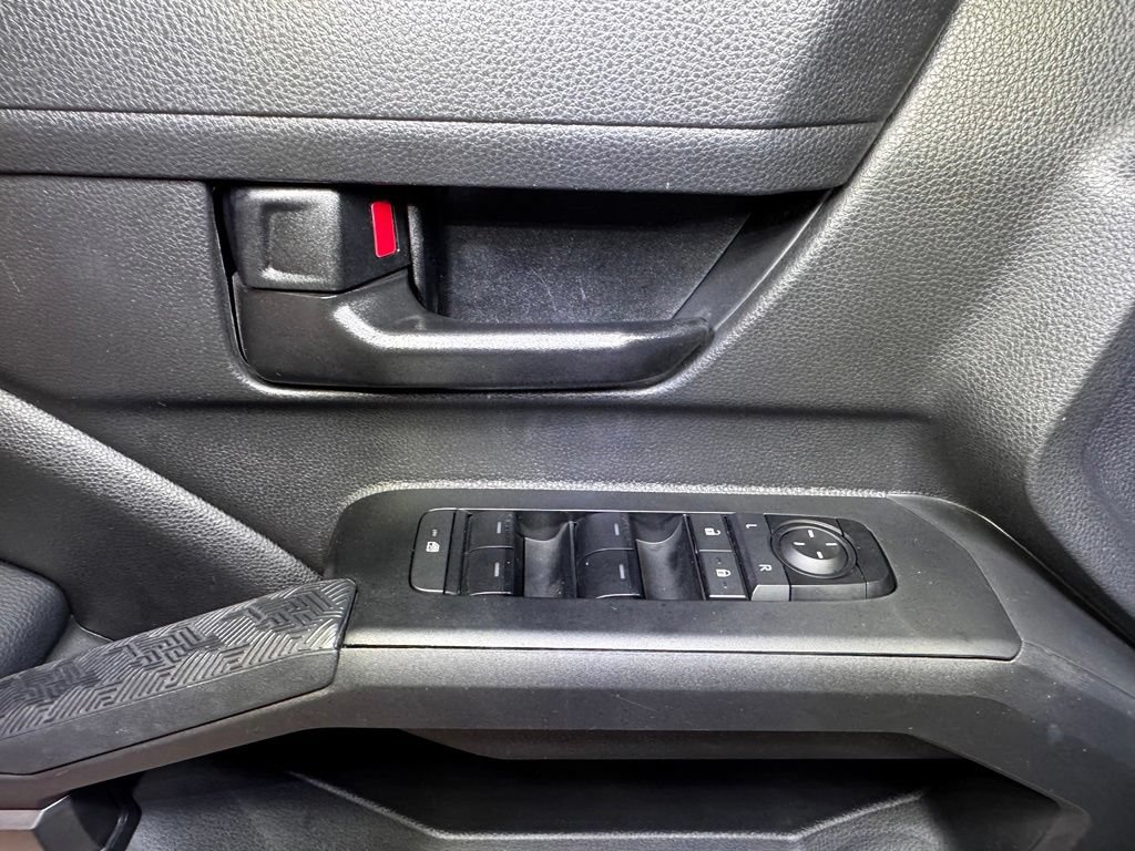 Certified 2025 Toyota Tacoma SR5 AWD/4WD image 24