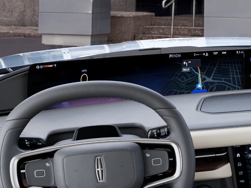 New 2027 Lincoln Navigator Premiere AWD/4WD image 13