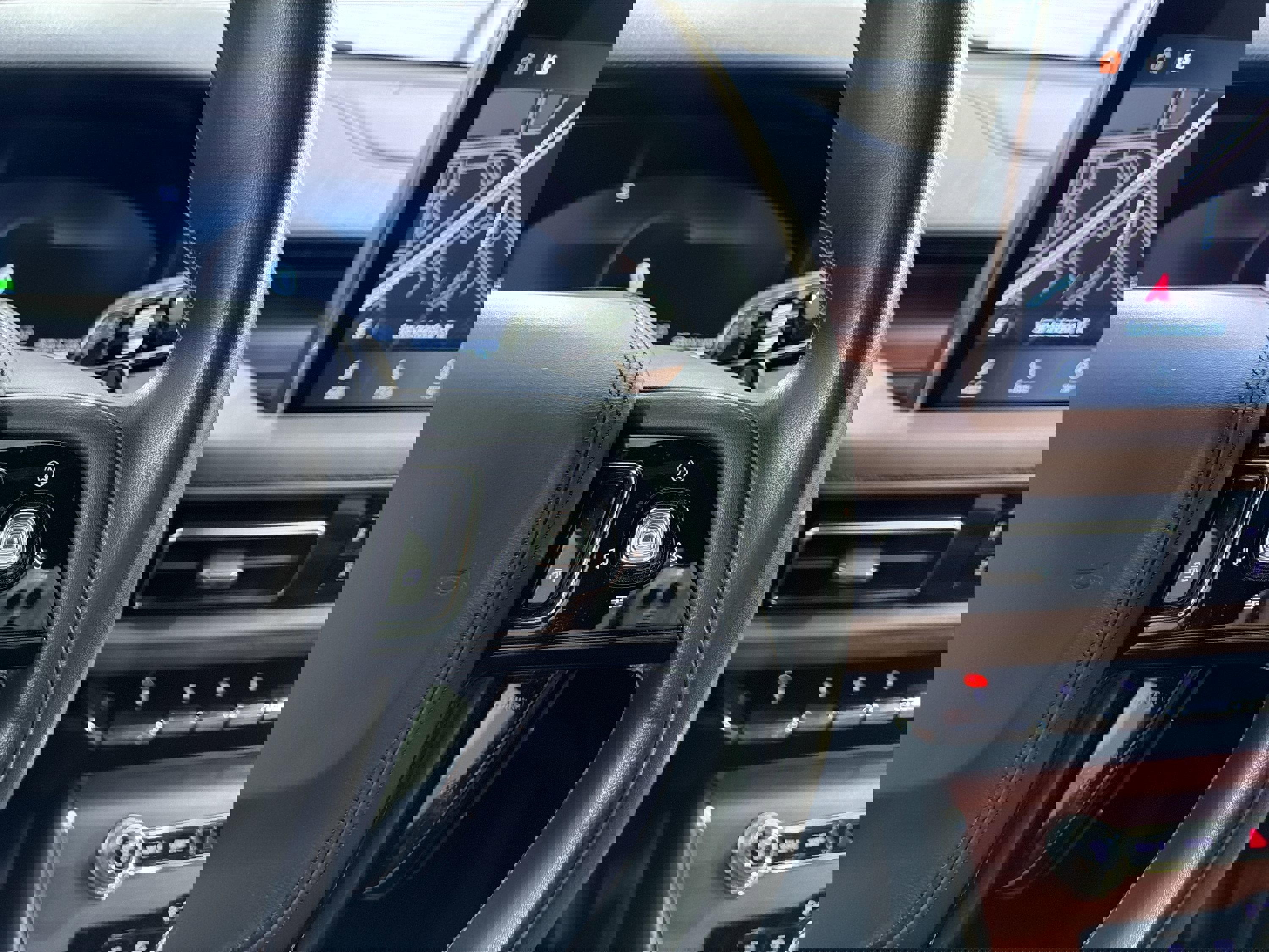 Used 2022 Lincoln Aviator Reserve w/ Equipment Group 201A image 15