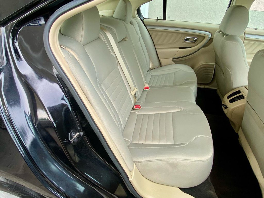 Used 2017 Ford Taurus SE FWD image 23