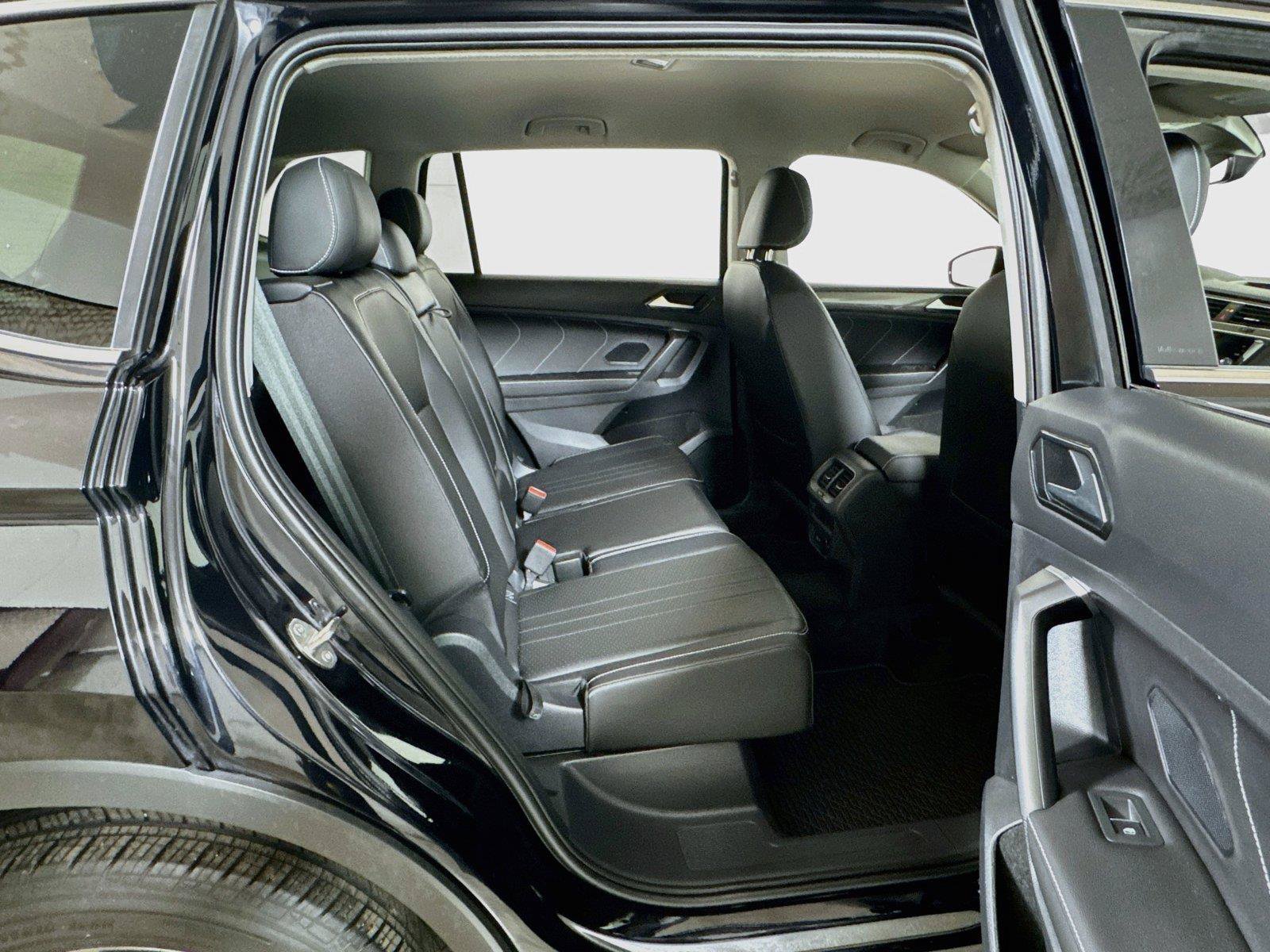 Used 2023 Volkswagen Tiguan SE FWD image 26
