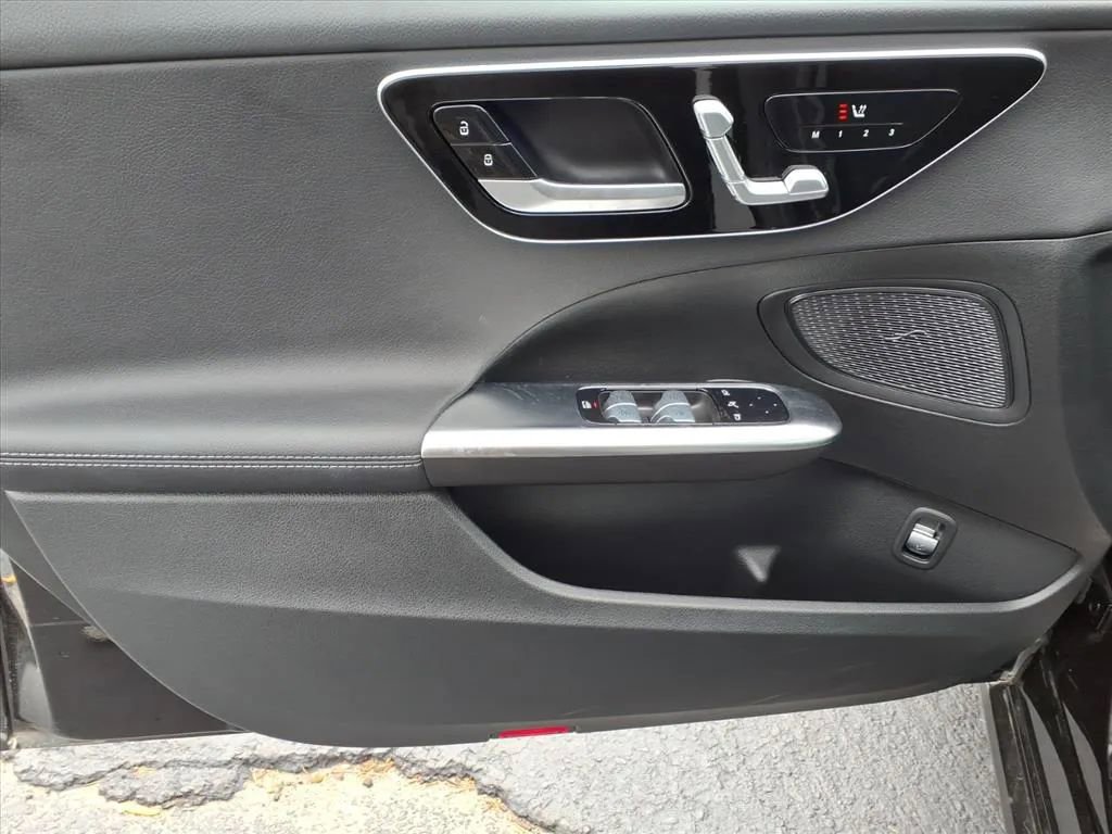 Used 2024 Mercedes-Benz C 300 Sedan image 23