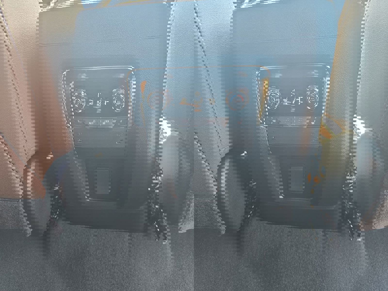 Used 2025 Chevrolet Tahoe High Country image 13