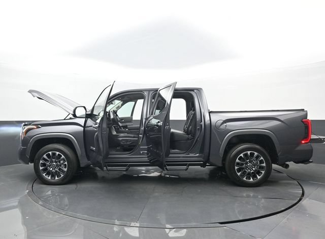 Used 2024 Toyota Tundra Limited AWD/4WD image 33