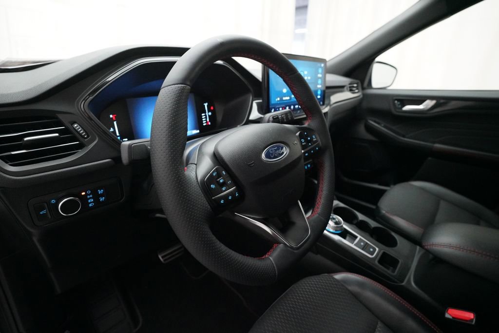 Used 2023 Ford Escape ST-Line w/ Tech Pack #1 AWD/4WD image 8