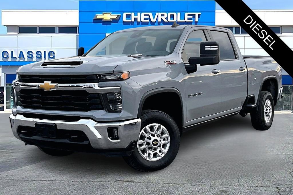 Used 2024 Chevrolet Silverado 2500 LT w/ Convenience Package image 3