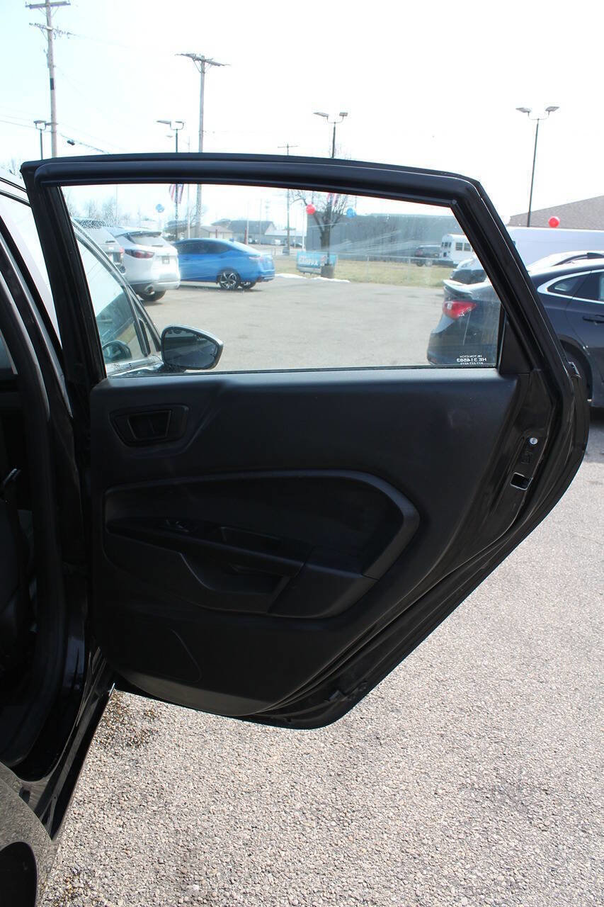 Used 2019 Ford Fiesta SE image 18