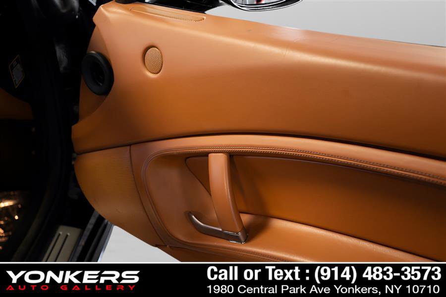 Used 2010 Ferrari California RWD image 37