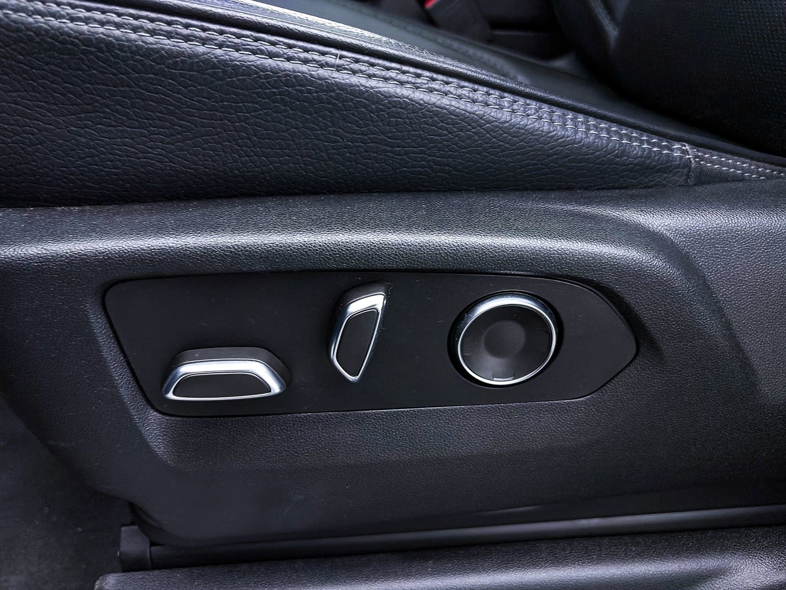 Used 2023 GMC Yukon Denali image 22