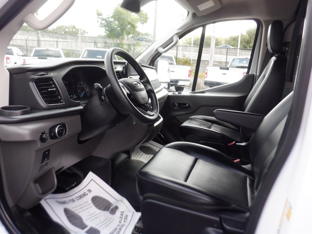 Used 2024 Ford Transit 150 Low Roof RWD image 11