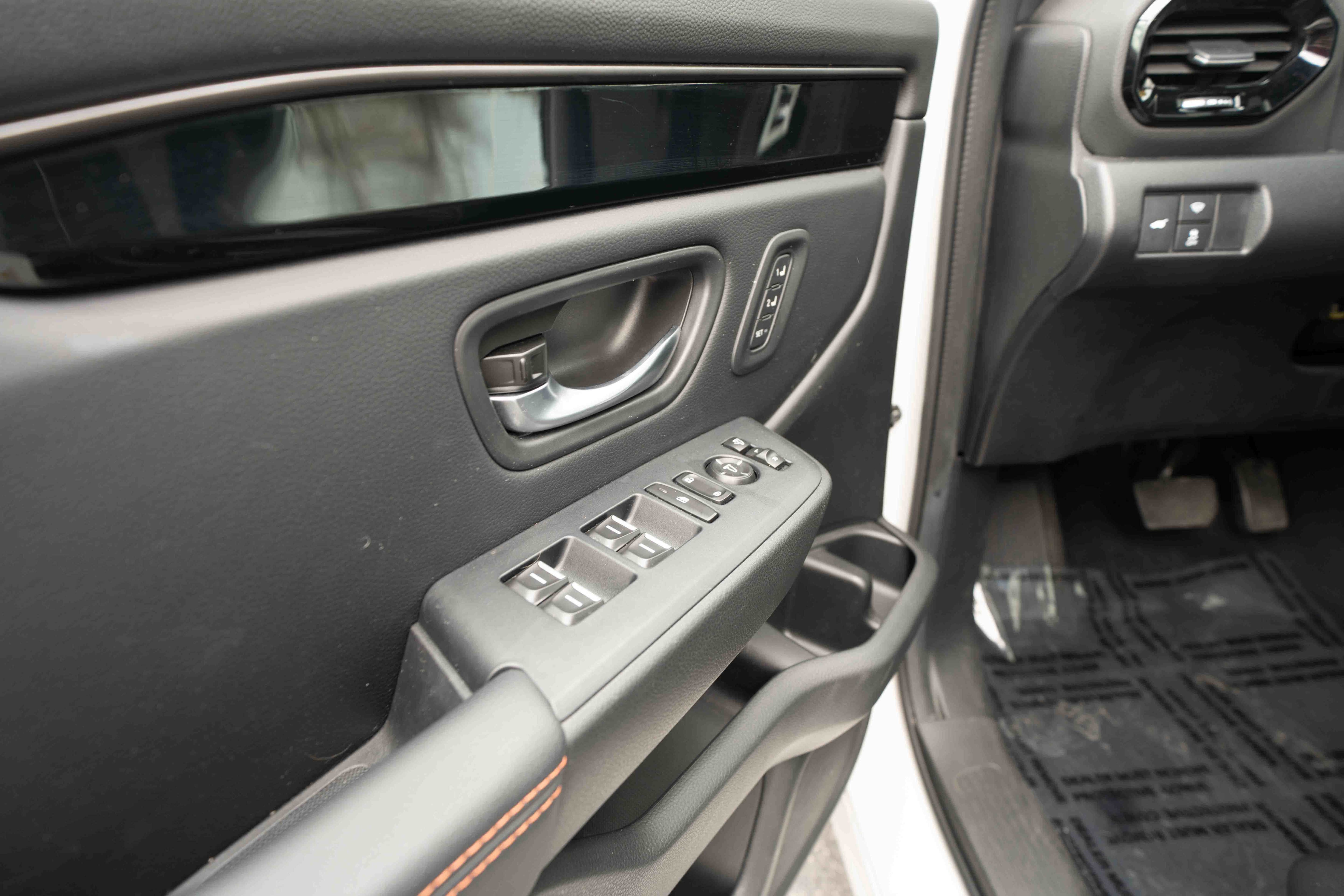 Used 2024 Honda Pilot TrailSport image 7