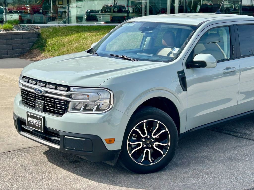 Used 2022 Ford Maverick Lariat w/ Lariat Luxury Package image 2