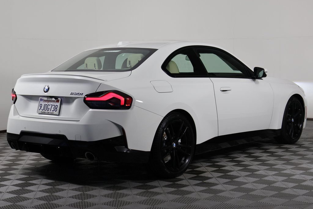 Certified 2024 BMW 230i Coupe w/ Premium Package RWD image 4