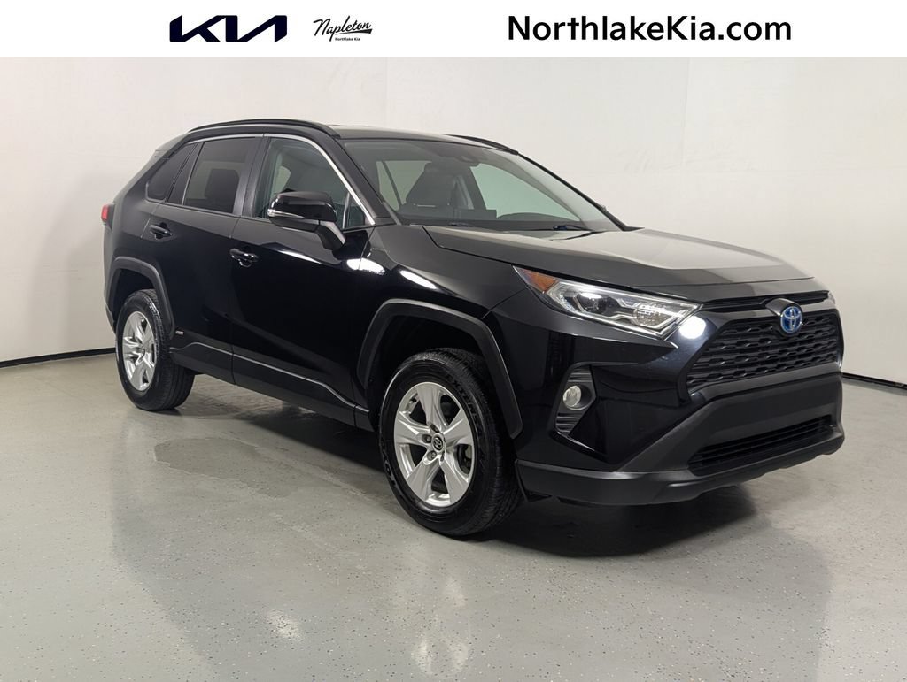 Used 2020 Toyota RAV4 XLE AWD/4WD image 1