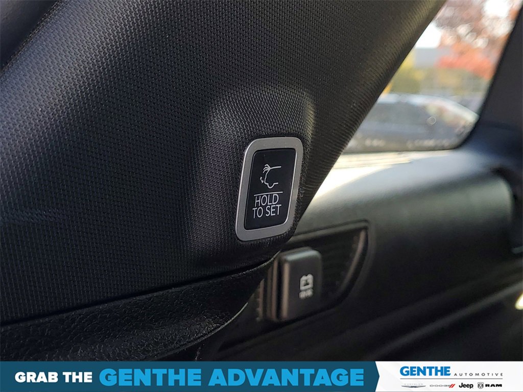 Certified 2024 Jeep Grand Cherokee Limited image 31