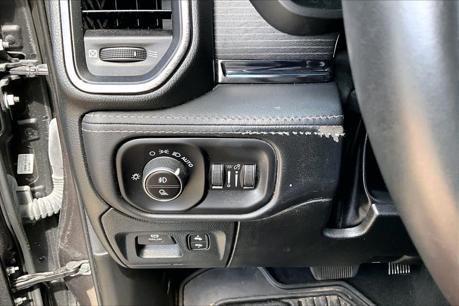 Used 2024 RAM 1500 Limited AWD/4WD image 32