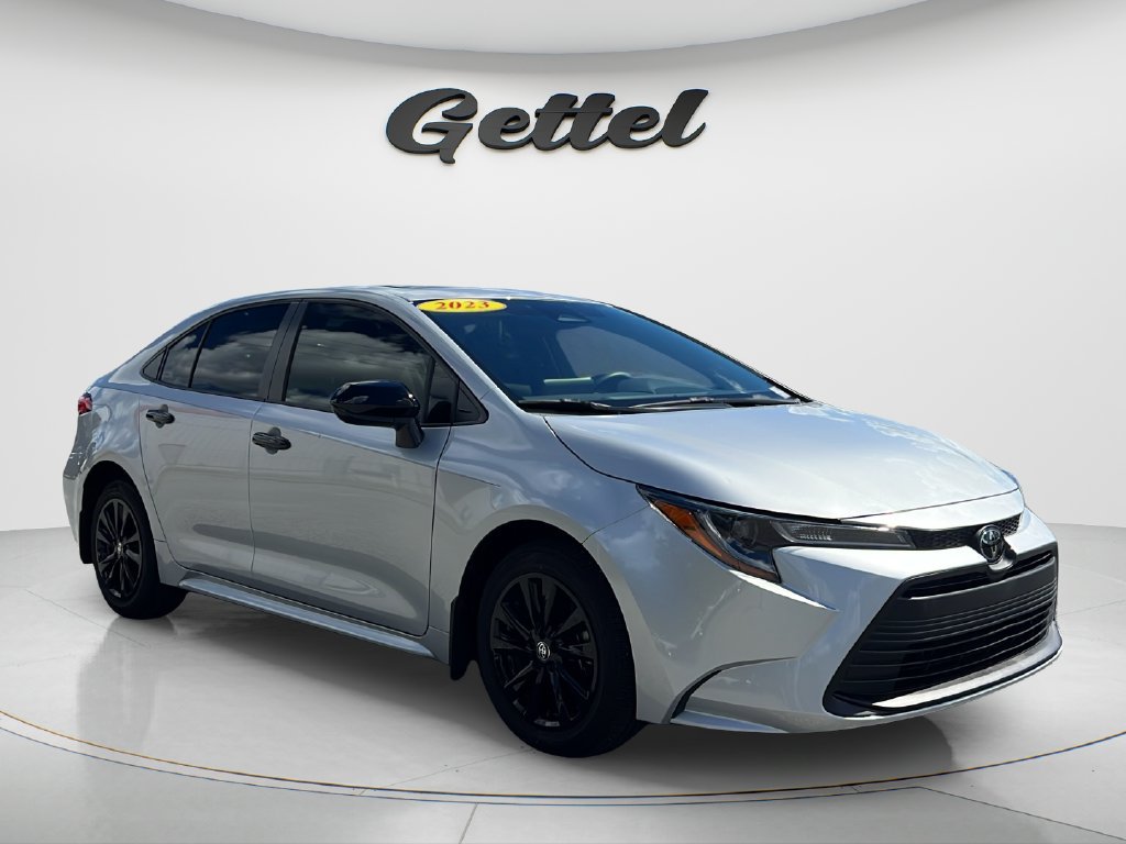 Used 2023 Toyota Corolla LE w/ LE Premium Package FWD image 3