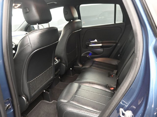 Used 2023 Mercedes-Benz GLA 250 4MATIC w/ Premium Package image 13