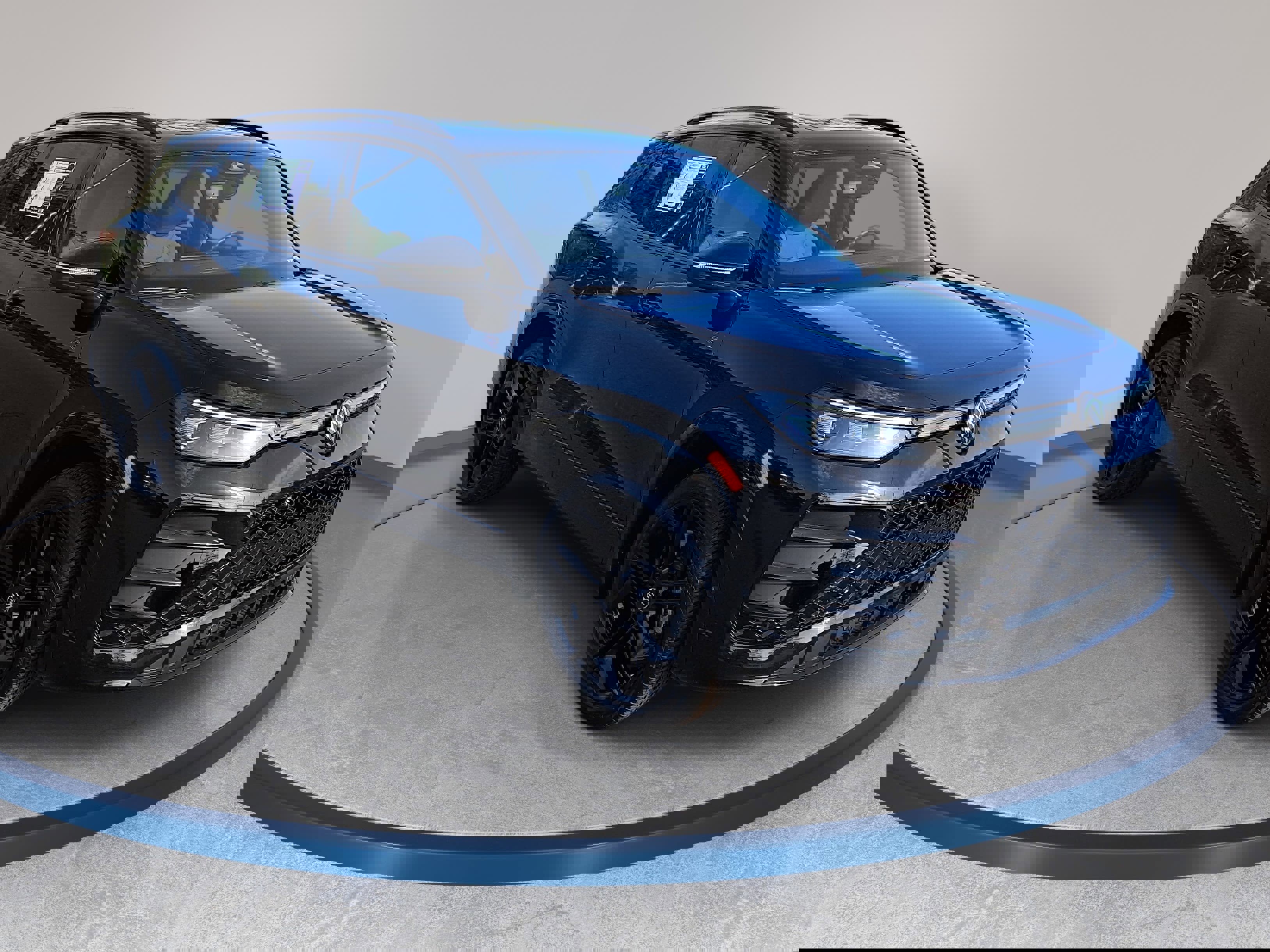 Used 2025 Volkswagen Tiguan SE R-Line image 3