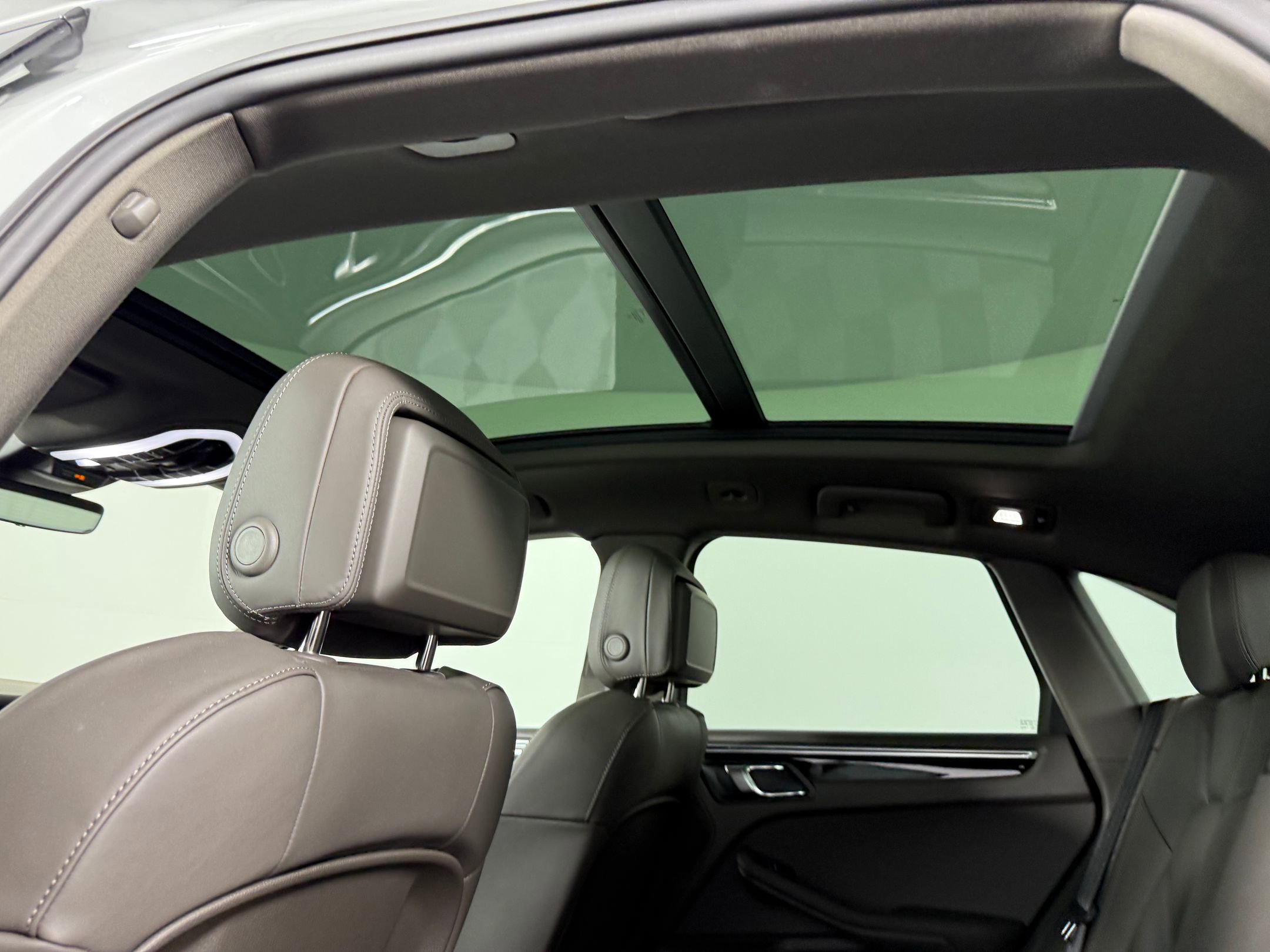 New 2025 Porsche Macan image 19