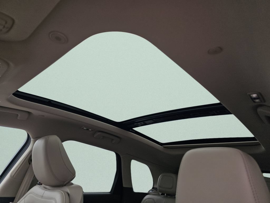 Used 2021 Lincoln Corsair AWD w/ Premium Package image 8
