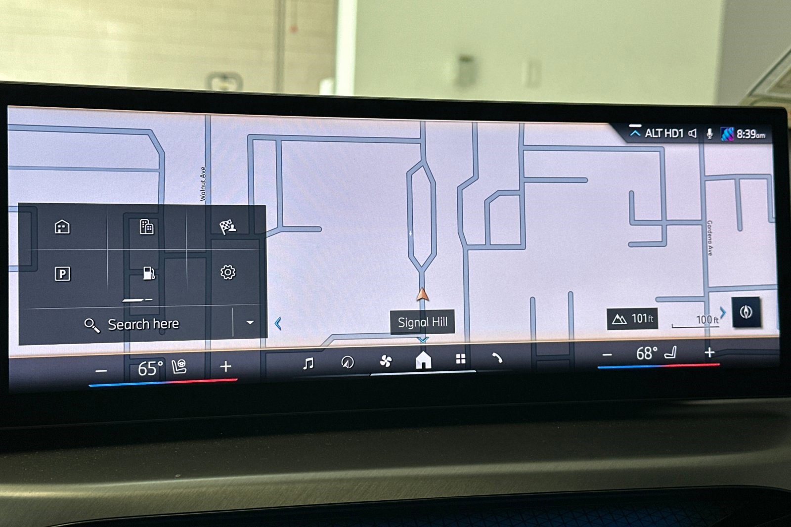 Used 2025 BMW 230i Coupe w/ M Sport Package image 22