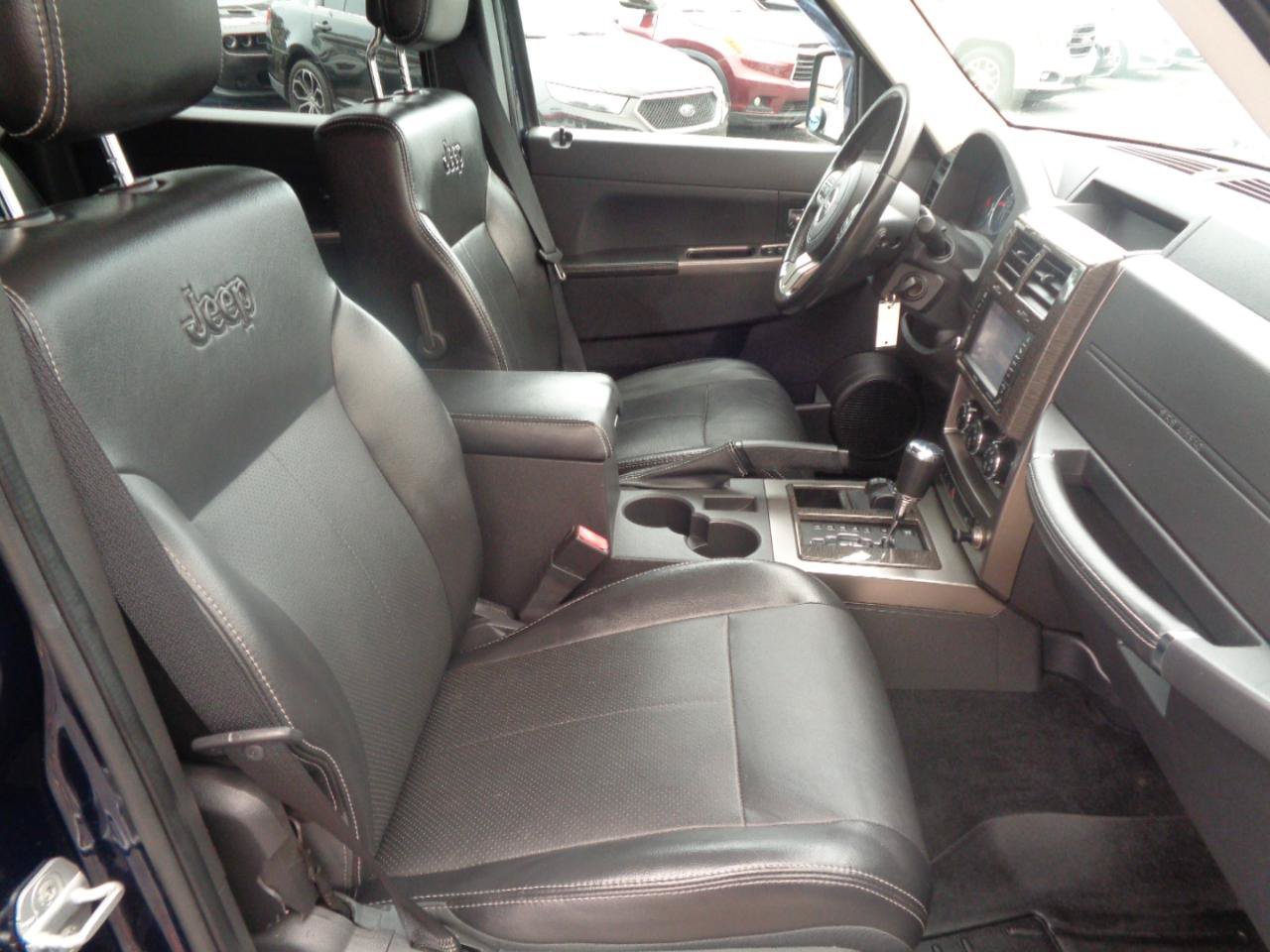 Used 2012 Jeep Liberty Limited Jet w/ Comfort/Convenience Group AWD/4WD image 29