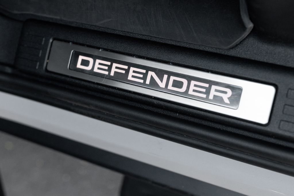 Used 2026 Land Rover Defender 110 OCTA AWD/4WD image 25
