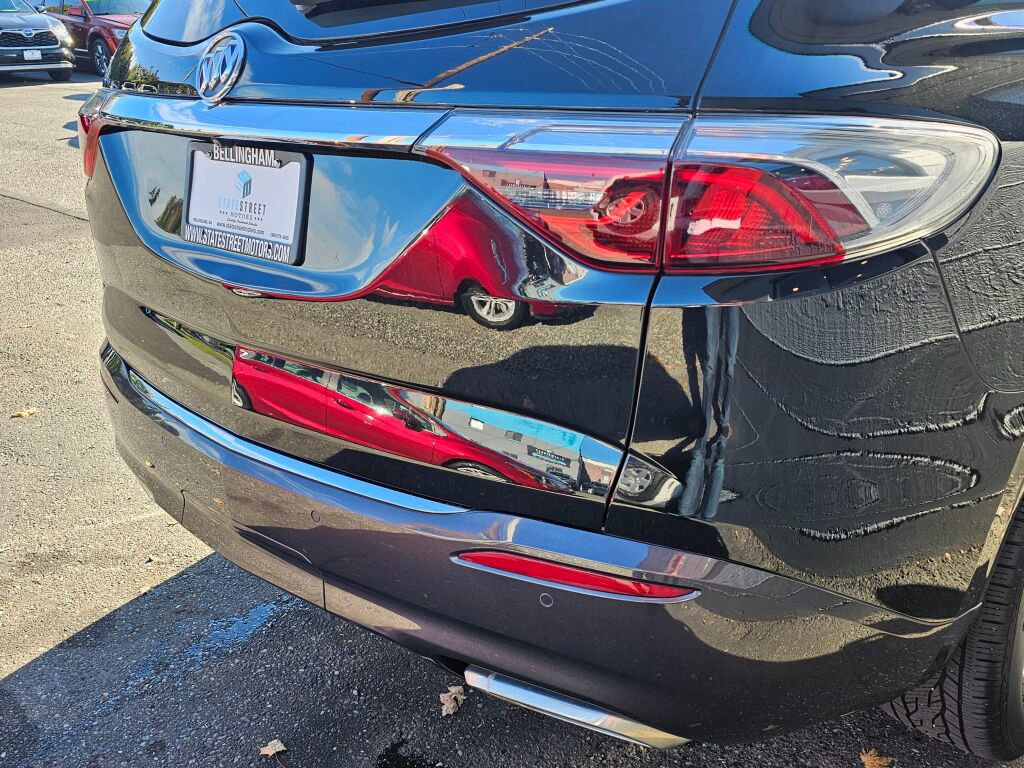 Used 2023 Buick Enclave Essence image 15