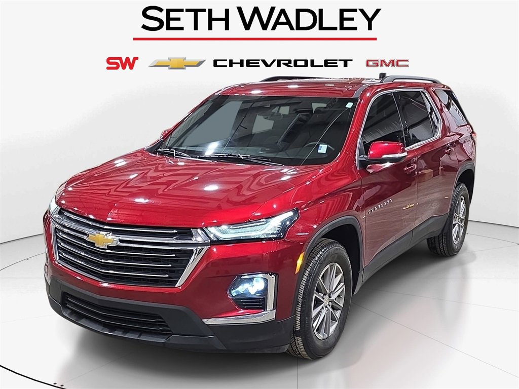 Used 2024 Chevrolet Traverse LT image 3