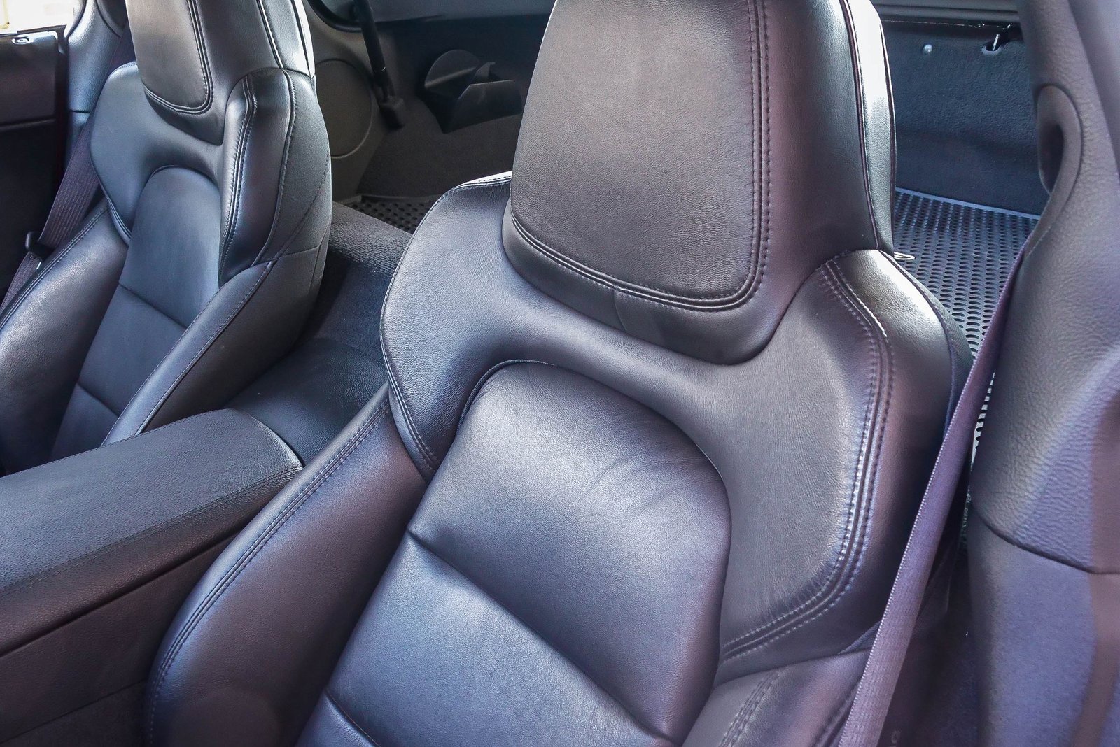 Used 2013 Chevrolet Corvette Coupe image 16