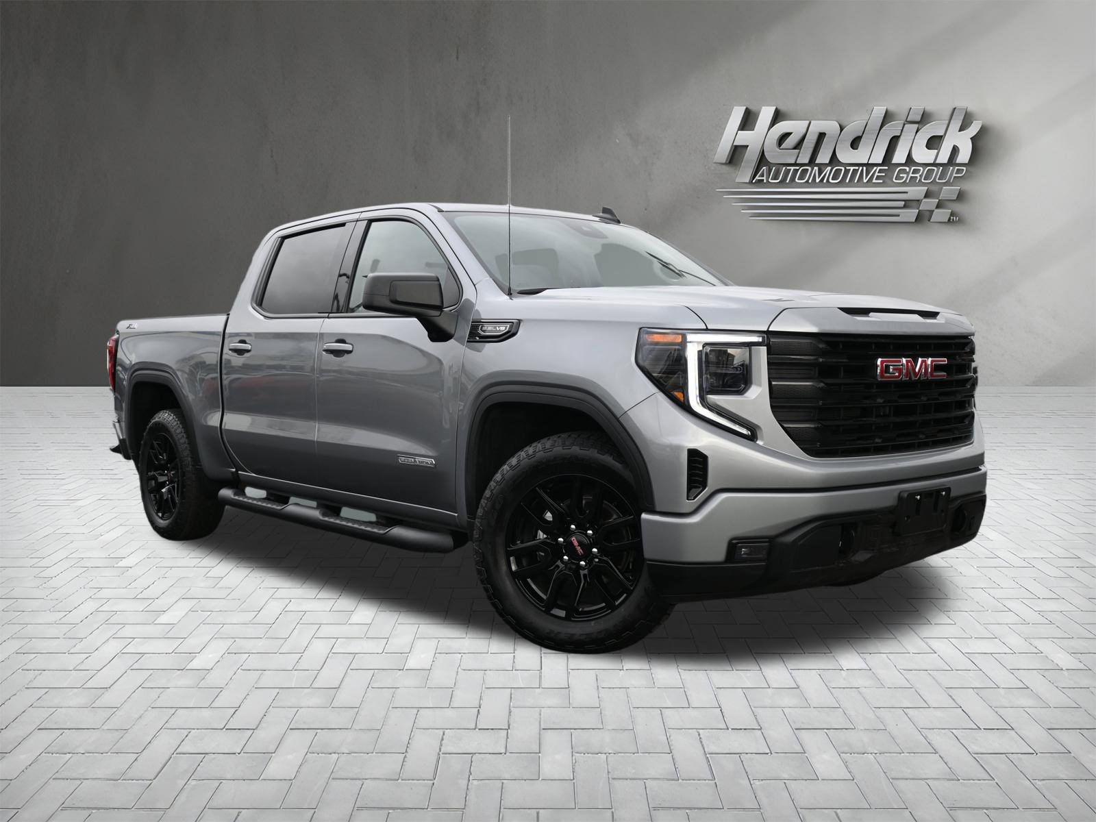 Used 2025 GMC Sierra 1500 Elevation image 2