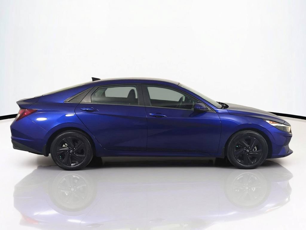 Used 2023 Hyundai Elantra SEL FWD image 4