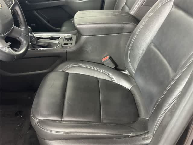 Used 2023 Chevrolet Traverse LT w/ LT Premium Package AWD/4WD image 13