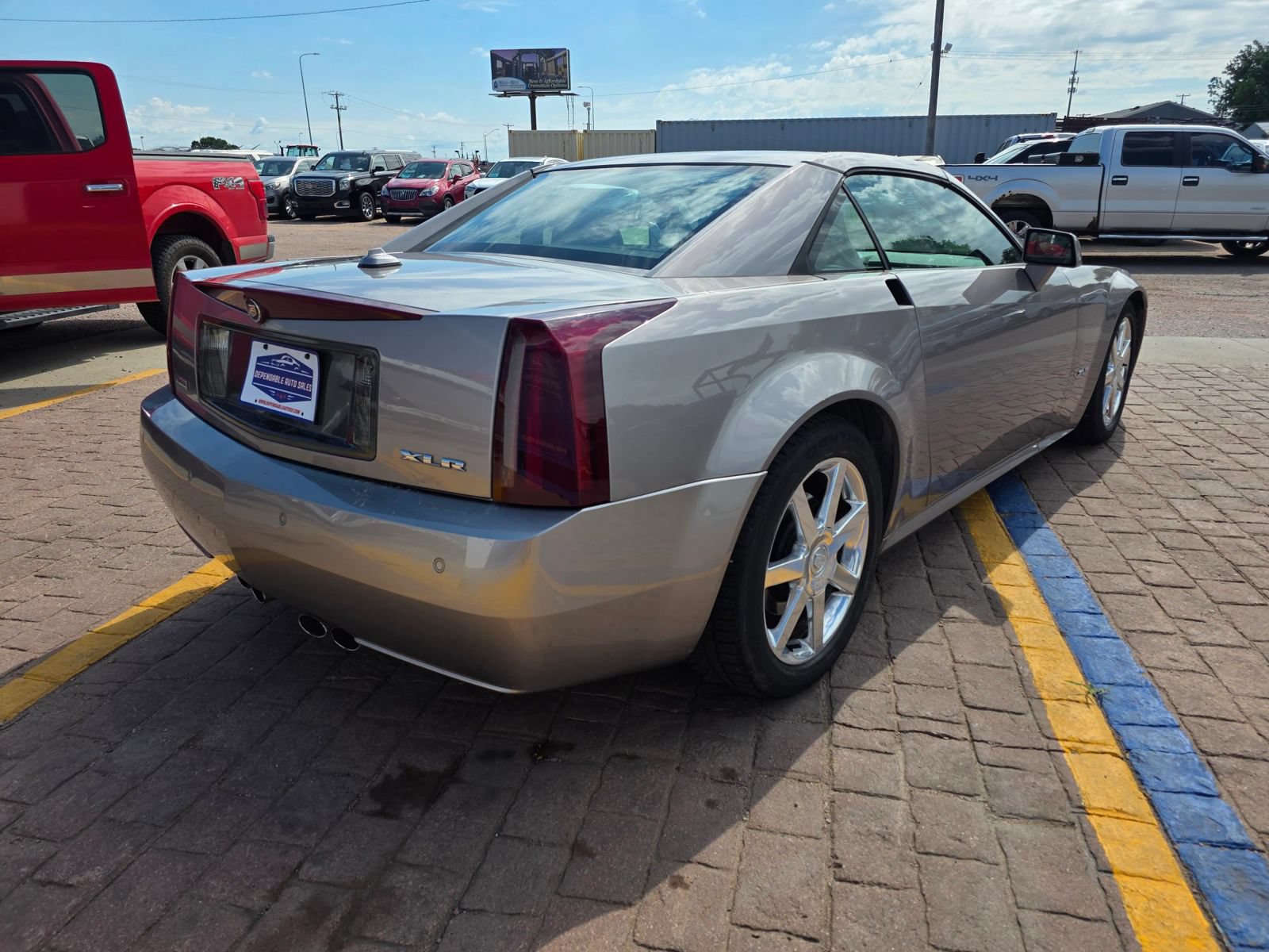 Used 2004 Cadillac XLR RWD image 6
