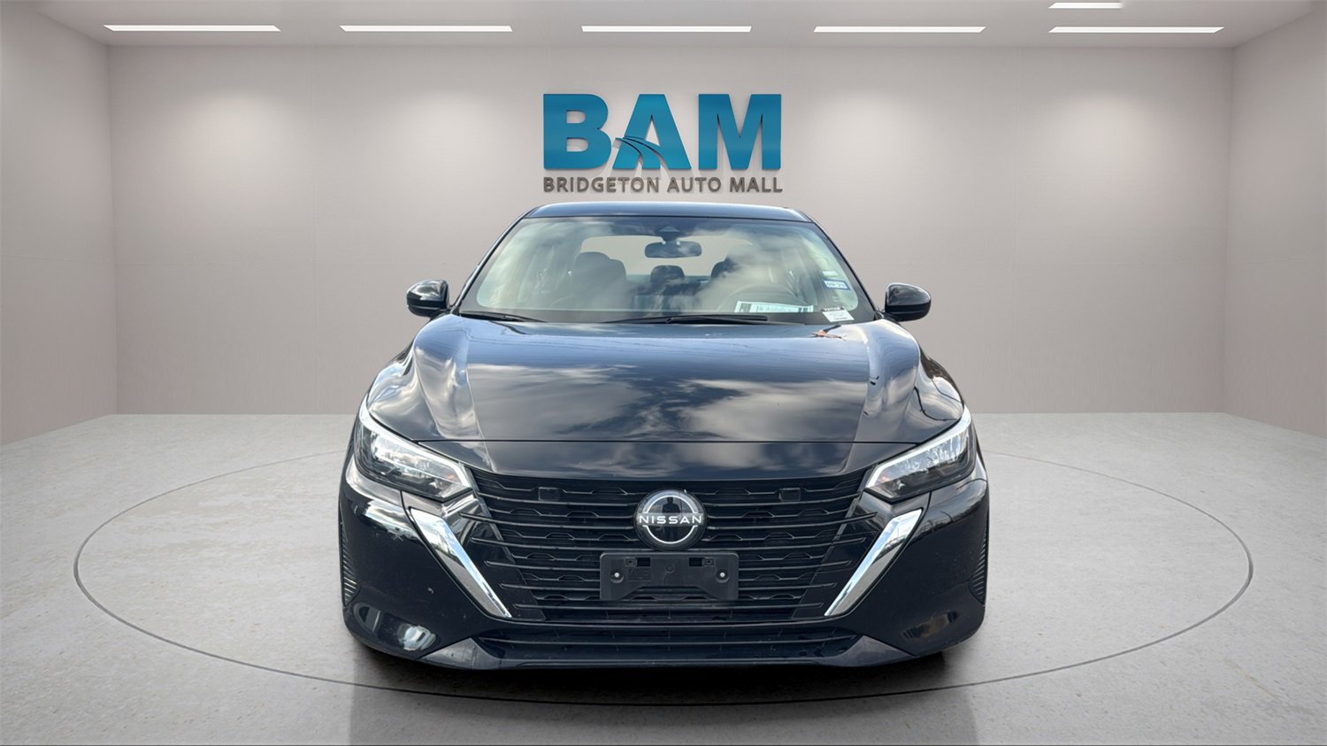 Used 2024 Nissan Sentra SV image 2