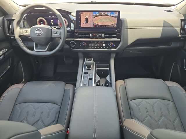 Used 2026 Nissan Pathfinder Platinum FWD image 9