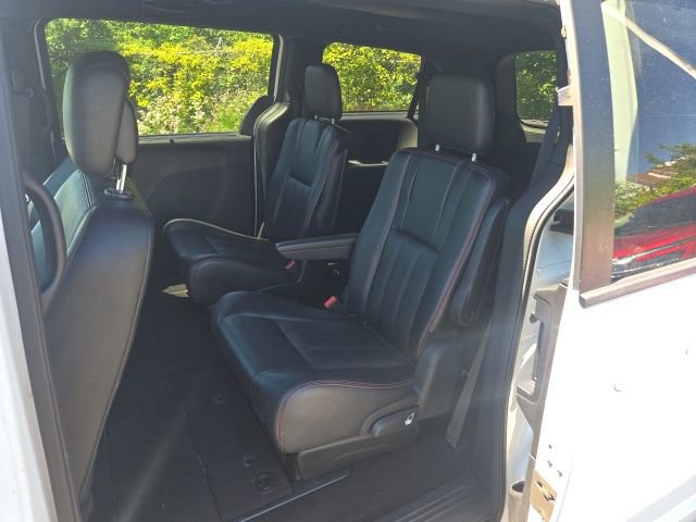 Used 2018 Dodge Grand Caravan GT FWD image 10