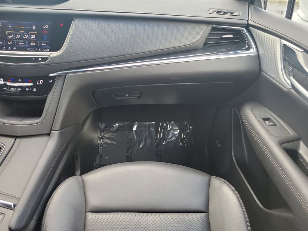 Used 2025 Cadillac XT5 Premium Luxury image 16