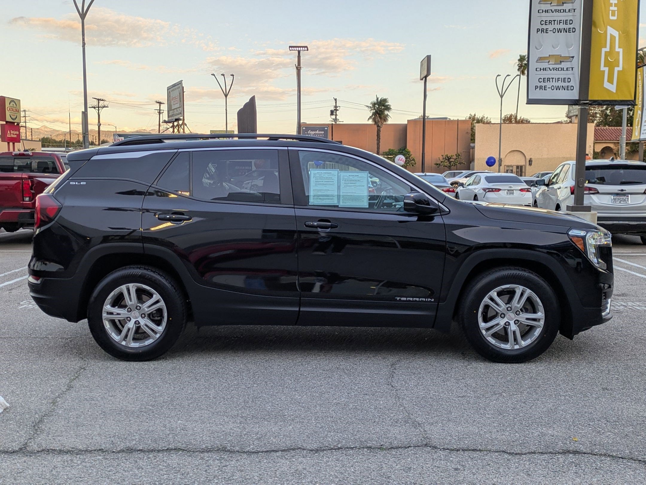 Certified 2022 GMC Terrain SLE w/ Driver Convenience Package image 4