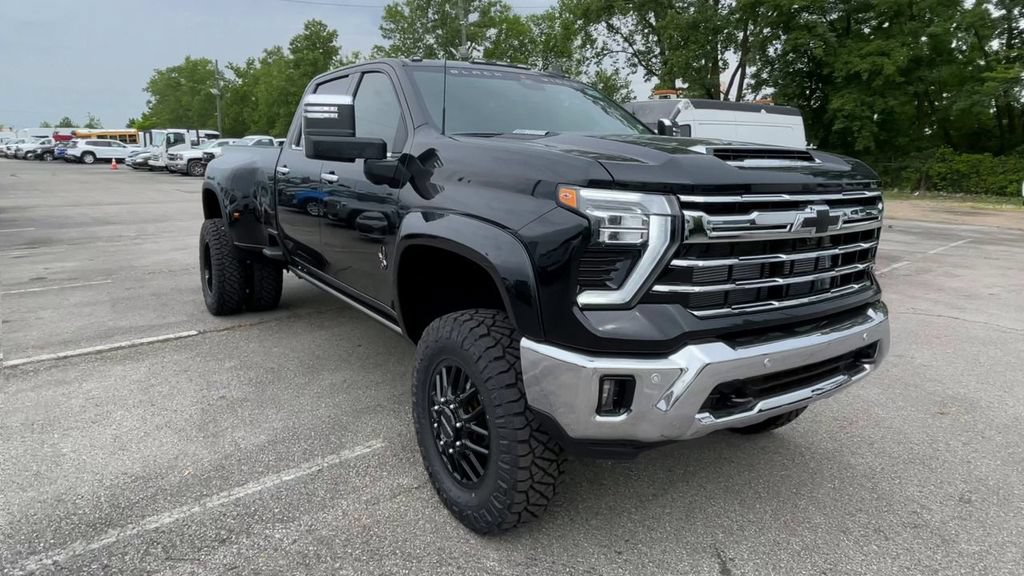 New 2026 Chevrolet Silverado 3500 LTZ w/ LTZ Plus Package AWD/4WD image 4
